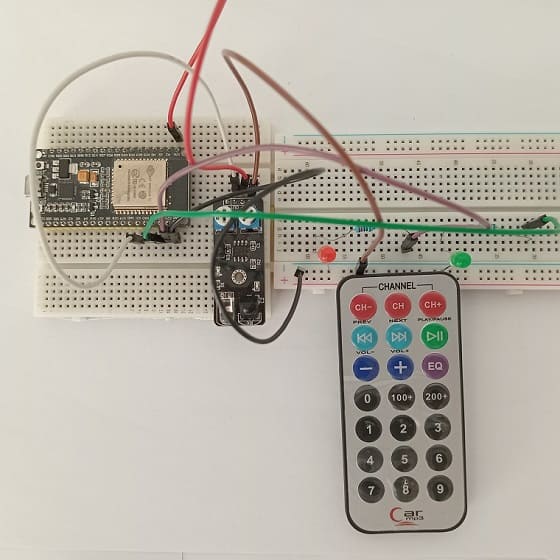 تركيب بطاقة ESP32 مع الصمامين و مستشعر الأشعة تحت الحمراء KY-032