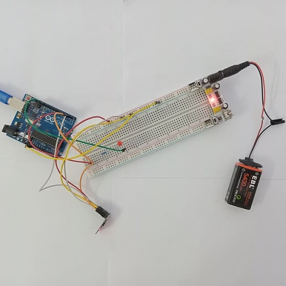 Montage de la carte Arduino UNO avec le module WIFI ESP8266 et une LED