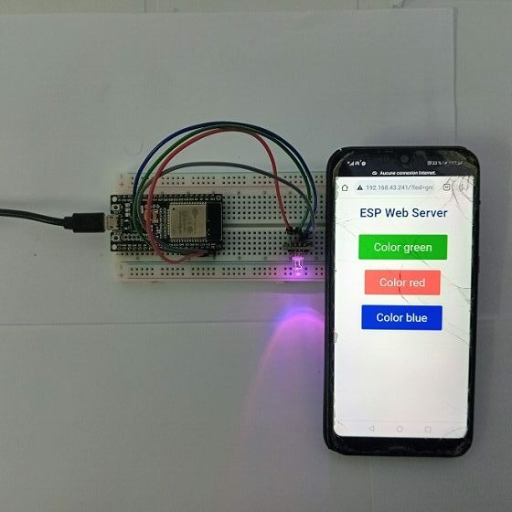 تركيب بطاقة ESP32 بالصمام ثلاثي الألوان