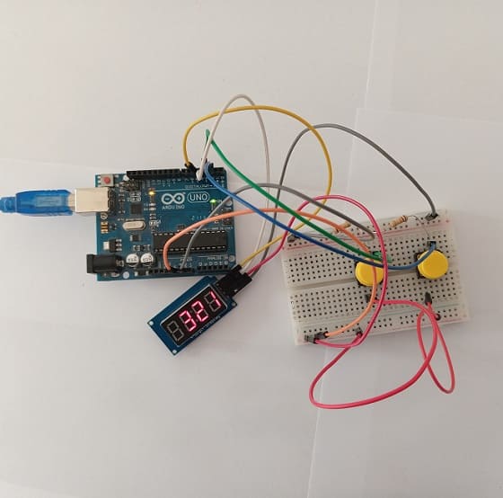 Mounting the Arduino UNO board with the TM1637 display and push buttons