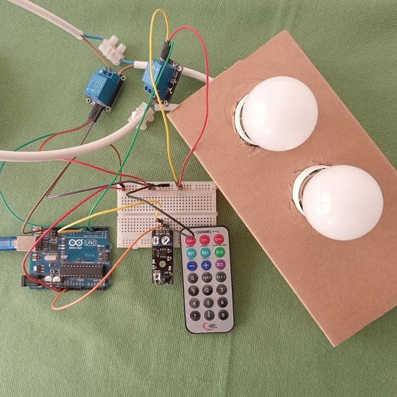 تركيب بطاقة الأردوينو مع مصباحين و وحدتي تتابع و مستشعر الأشعة تحت الحمراء KY-032