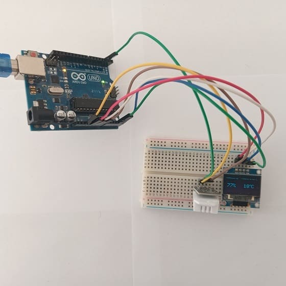 Mounting the Arduino board with the DHT22 sensor and the SSD1306 display