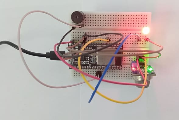 Mounting ESP32 board with MQ-4 sensor, LED and Buzzer